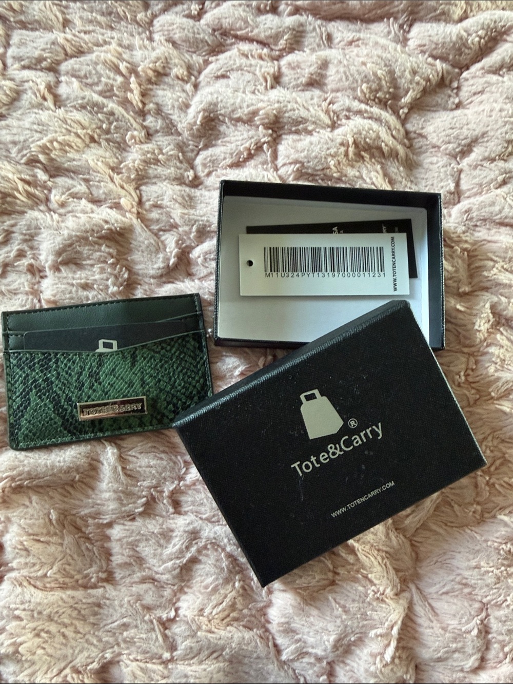 Tote & Carry Green Snake-Print Card Holder